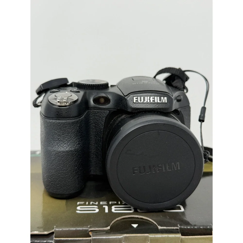 Fujifilm FinePix S1800 Digital Camera Black 12.2MP 18x Optical Zoom Bundle Box